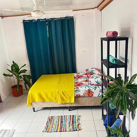 Mochis Appartement Quepos Buitenkant foto