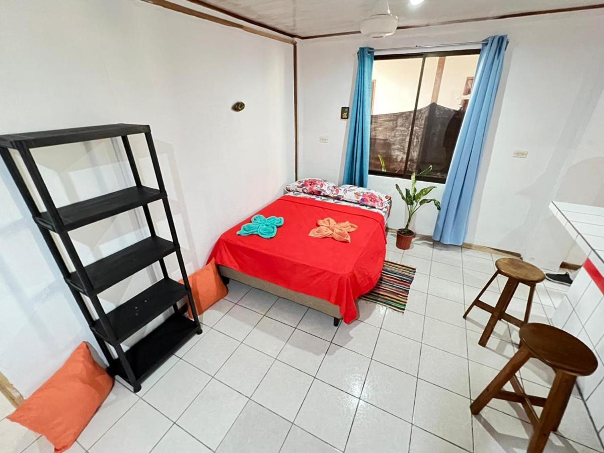 Mochis Appartement Quepos Buitenkant foto