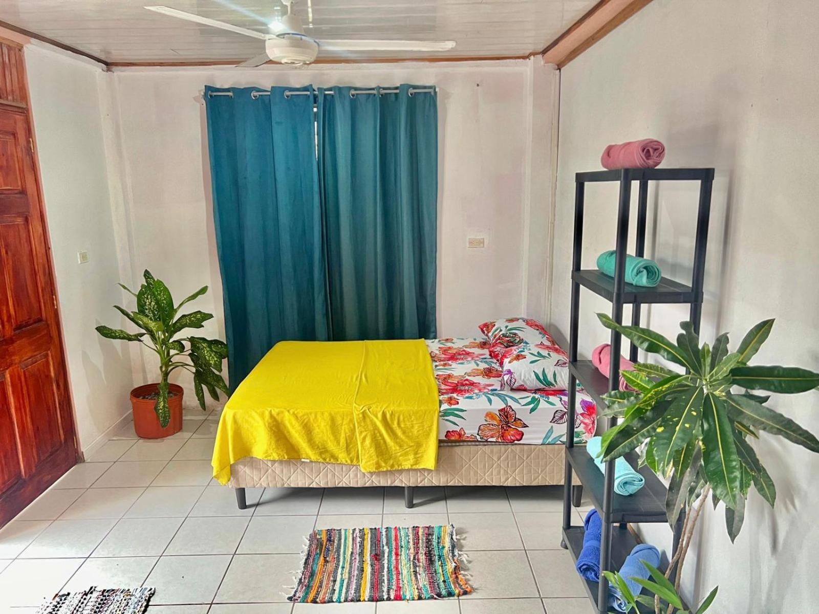 Mochis Appartement Quepos Buitenkant foto
