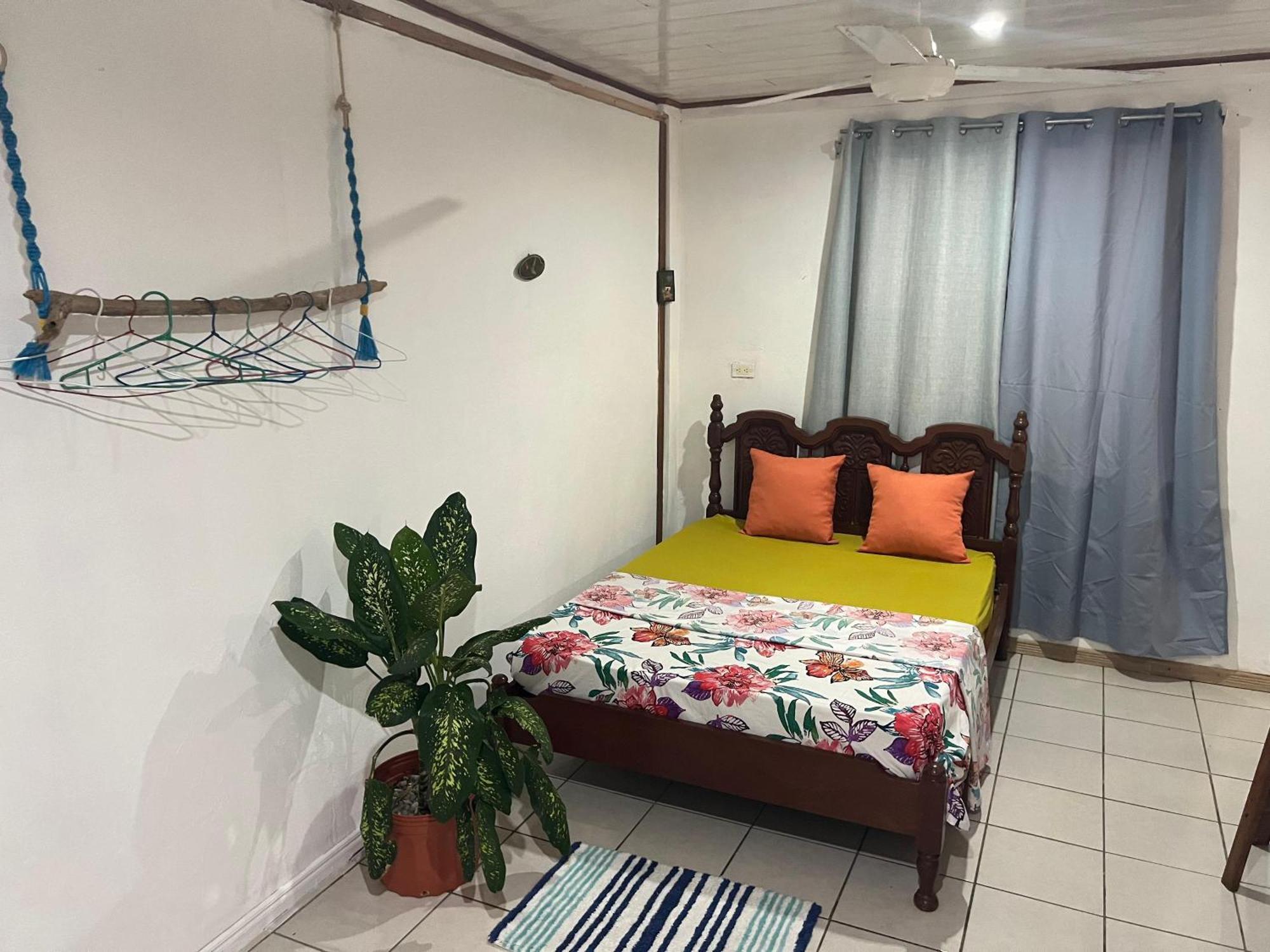Mochis Appartement Quepos Buitenkant foto