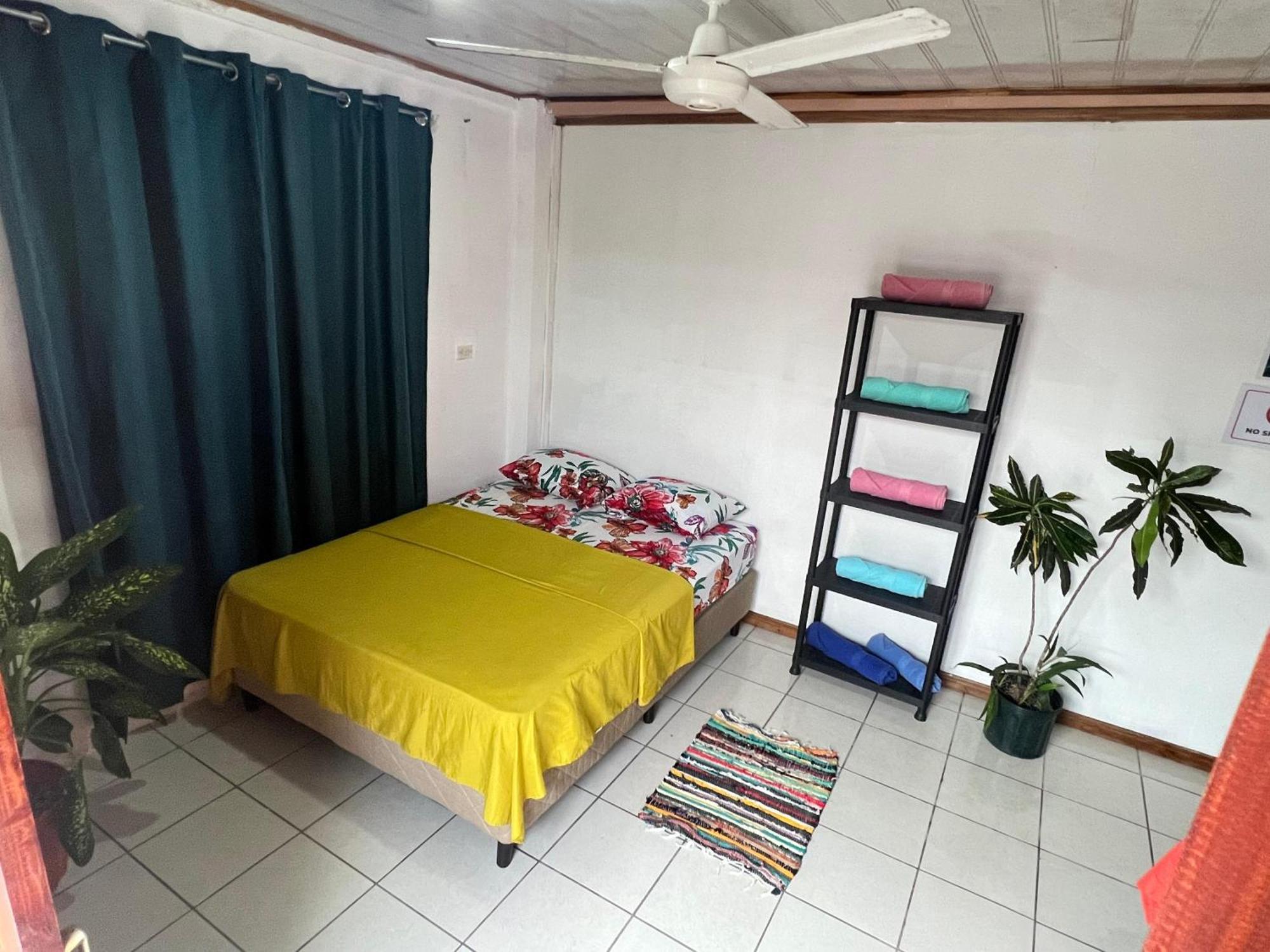 Mochis Appartement Quepos Buitenkant foto