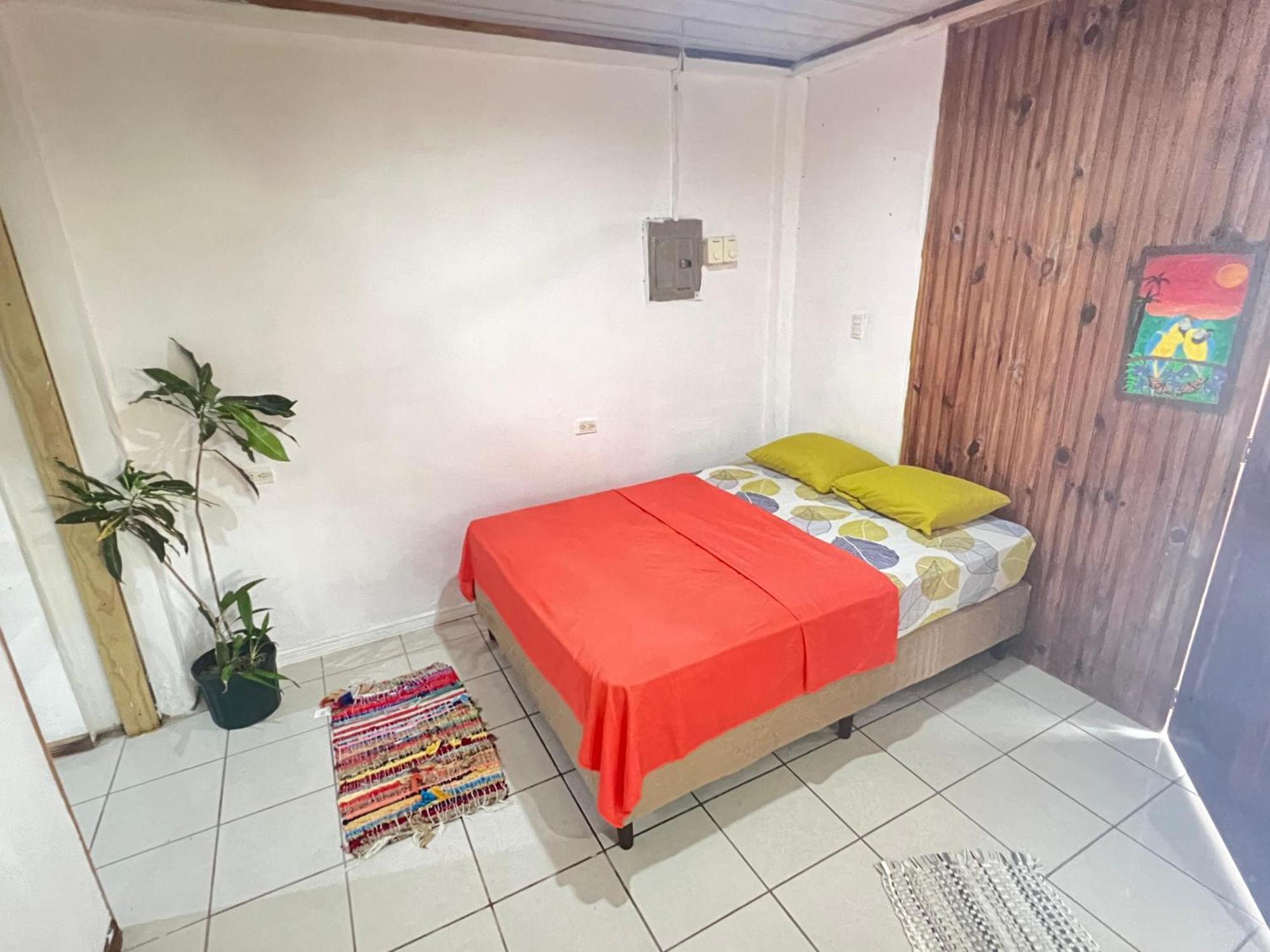 Mochis Appartement Quepos Buitenkant foto