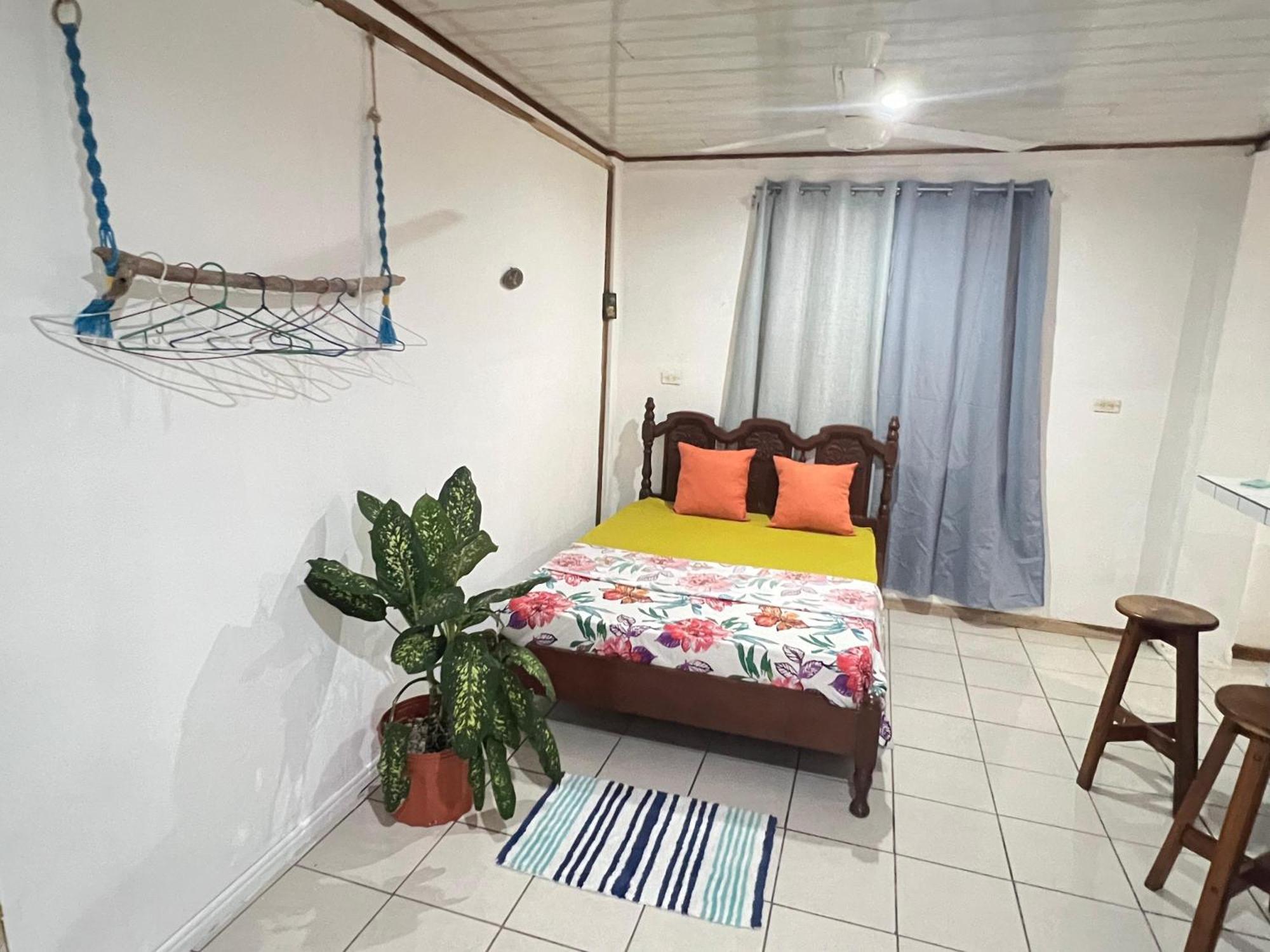 Mochis Appartement Quepos Buitenkant foto