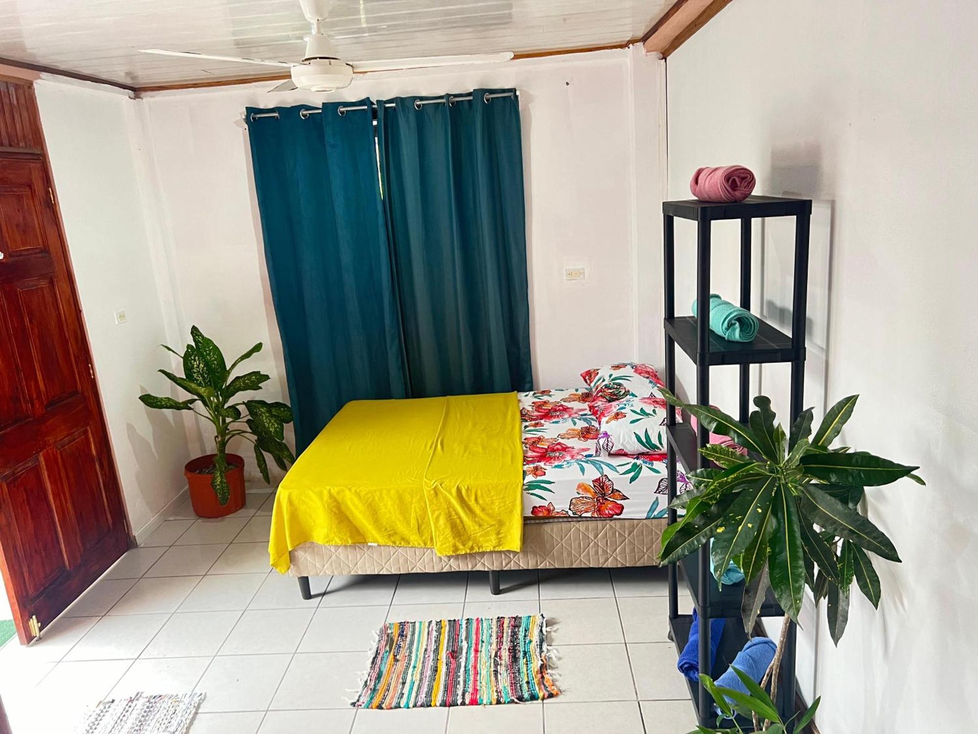 Mochis Appartement Quepos Buitenkant foto