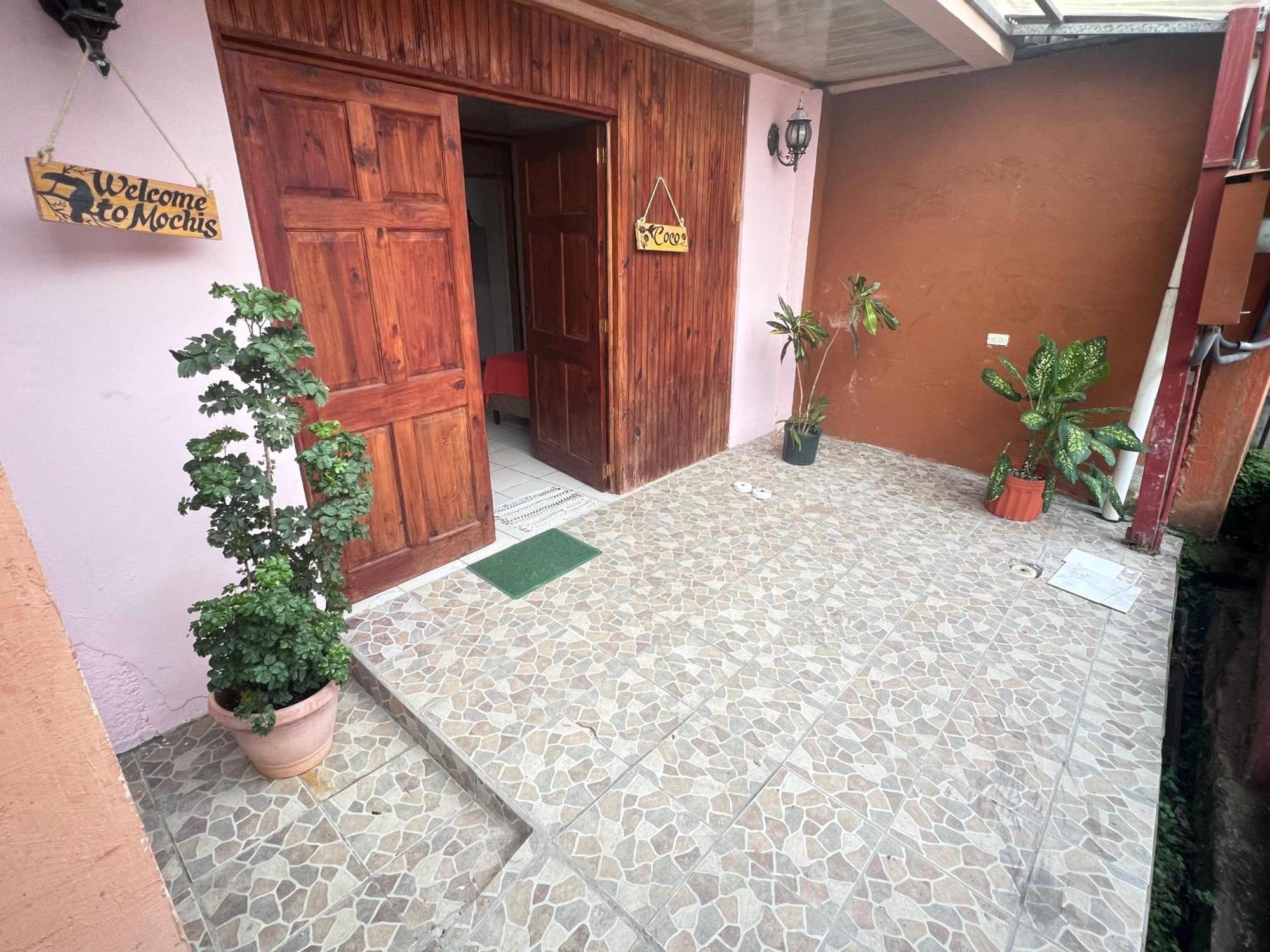 Mochis Appartement Quepos Buitenkant foto