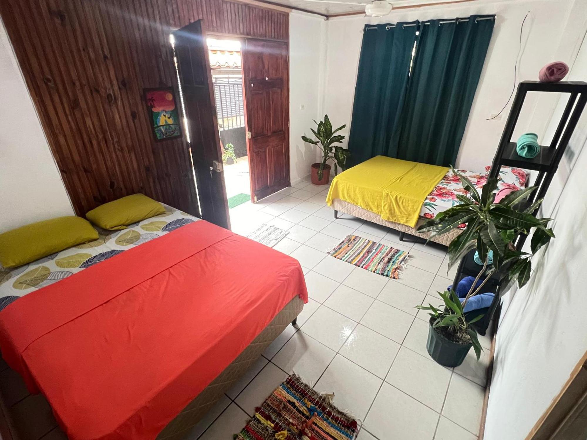 Mochis Appartement Quepos Buitenkant foto