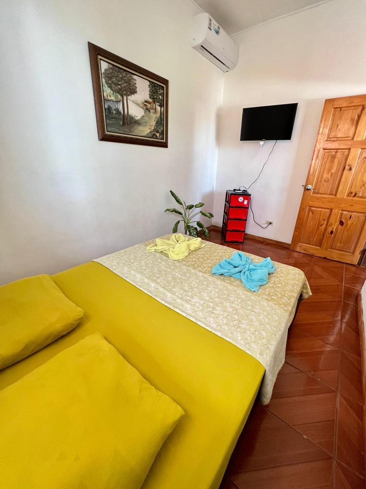 Mochis Appartement Quepos Buitenkant foto