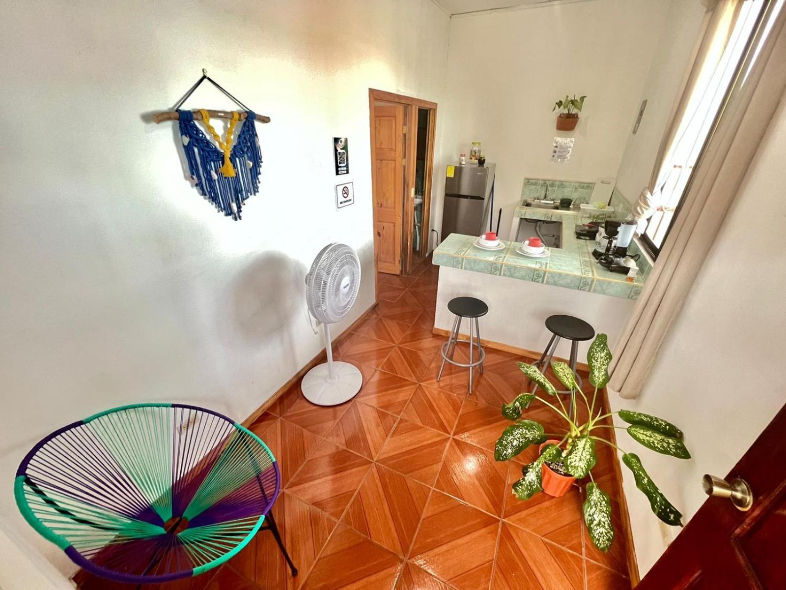 Mochis Appartement Quepos Buitenkant foto
