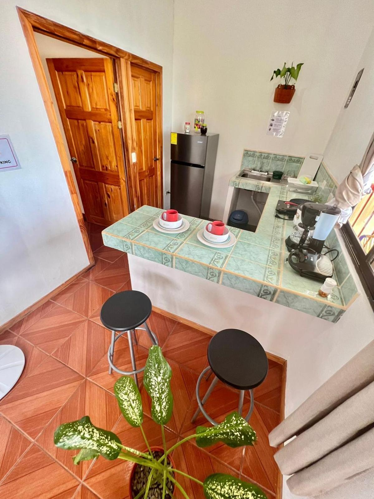 Mochis Appartement Quepos Buitenkant foto