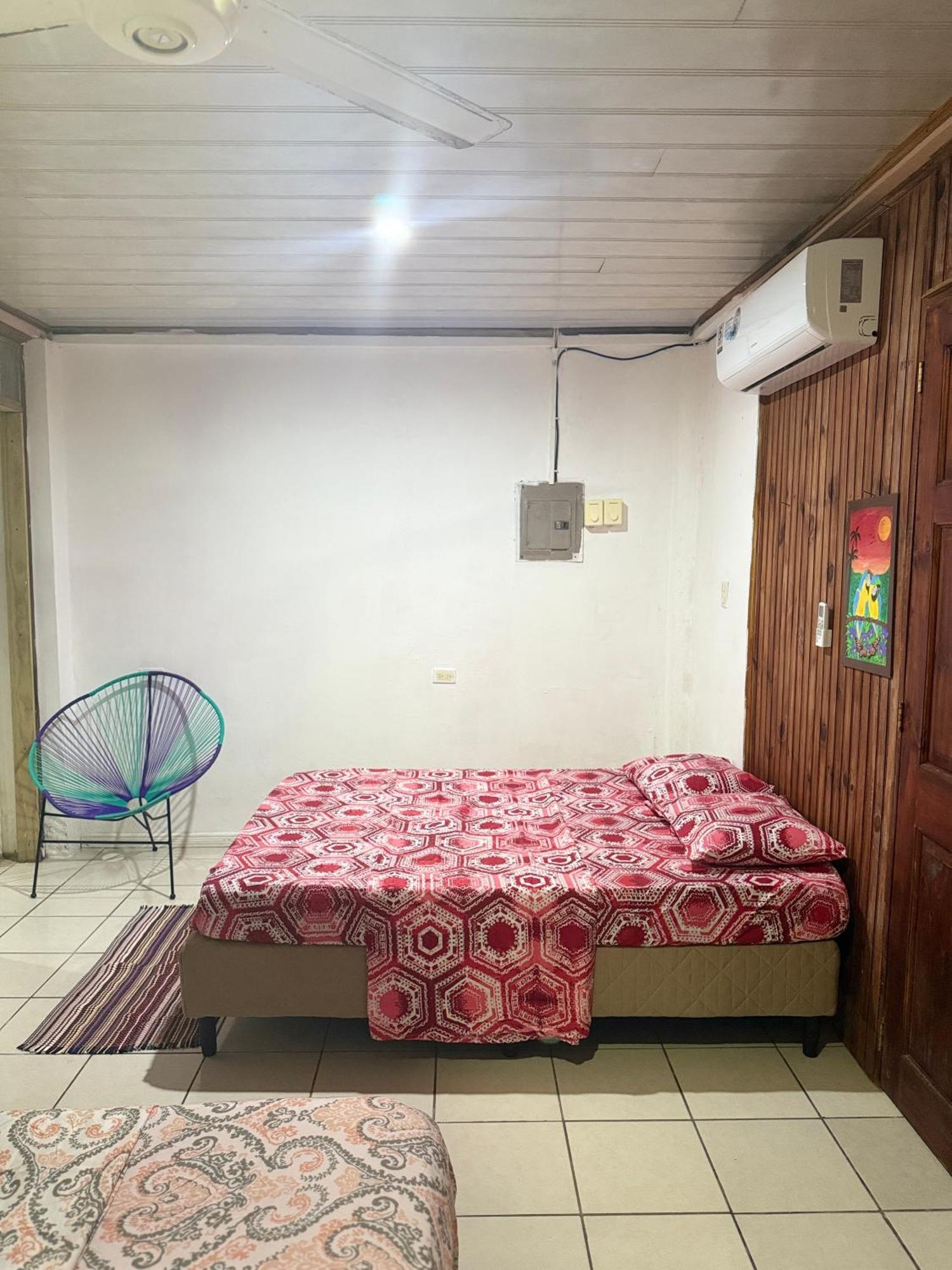 Mochis Appartement Quepos Buitenkant foto