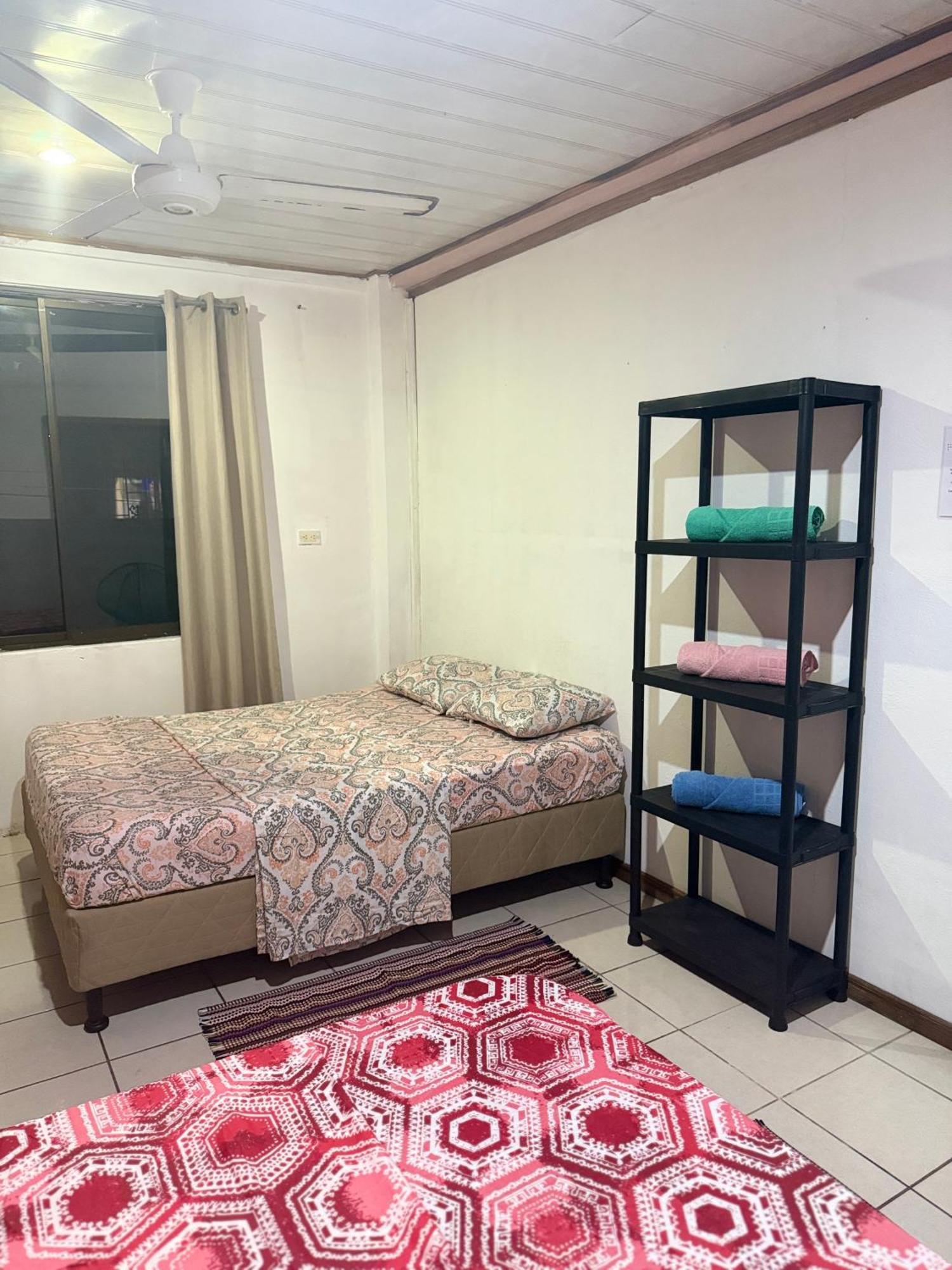 Mochis Appartement Quepos Buitenkant foto